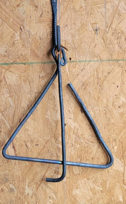 Hand forged triangle dinner bell - Pioneer_essentials