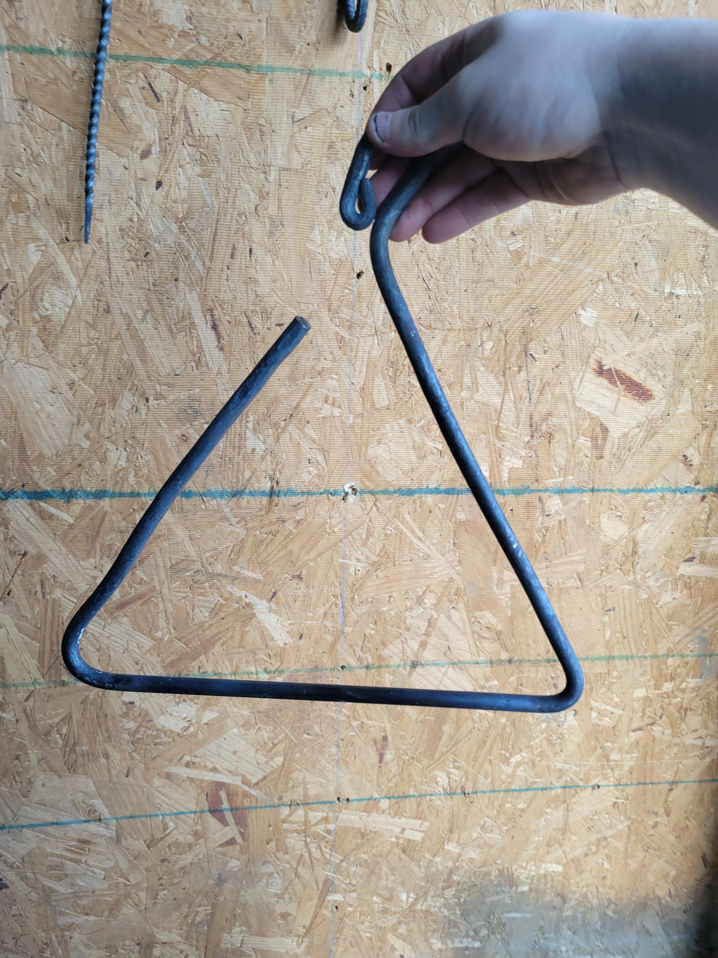 Hand forged triangle dinner bell - Pioneer_essentials